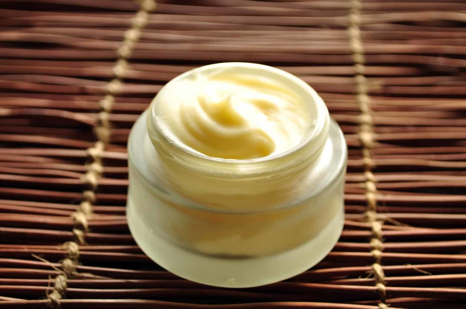 How to Make Natural Lotion With Emulsifying Wax : Natural Beauty