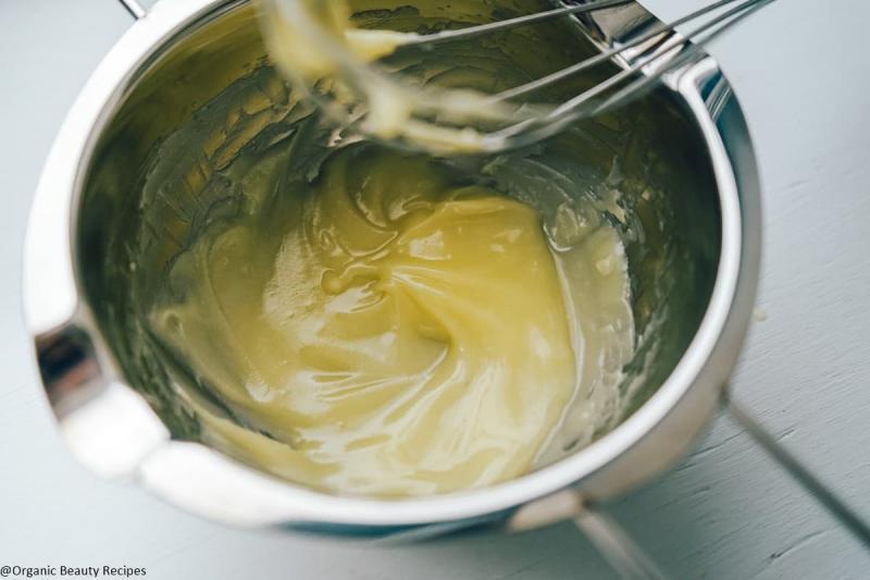 DIY Face Moisturizer with Royal Jelly Organic Beauty Recipes