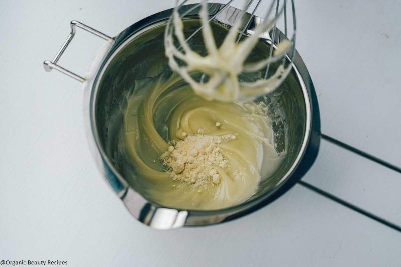 DIY Face Moisturizer with Royal Jelly Organic Beauty Recipes